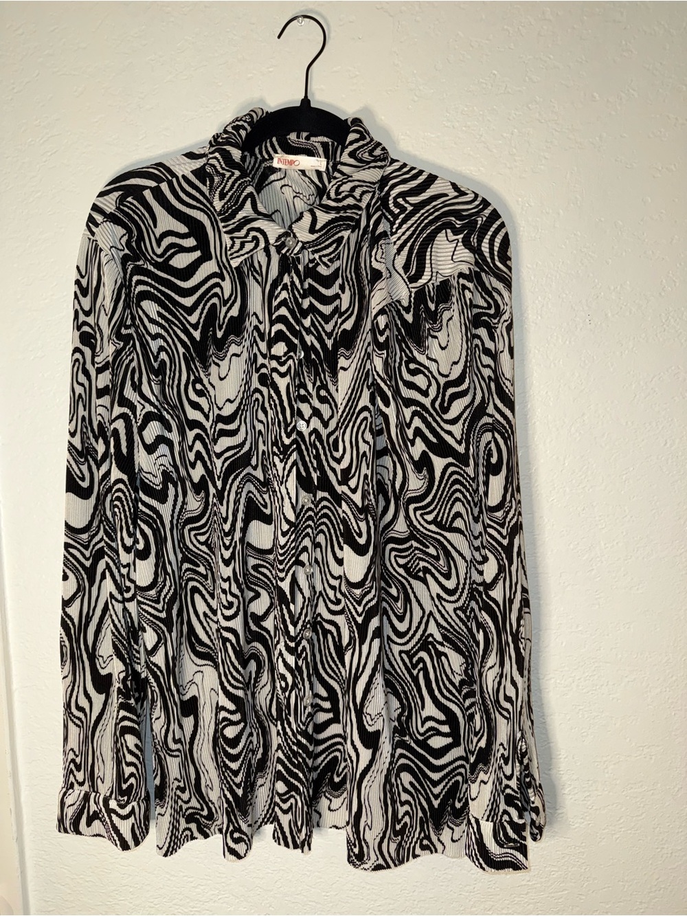 Black & White Abstract Pattern Men’s Button-Down Shirt